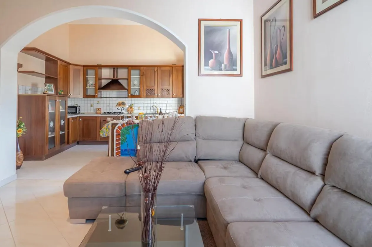 Villa Fratelli Arenella  0*, Arenella (Syracuse)